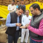 सीडीओ ने धान क्रय केंद्रों व सहकारी समितियों का किया औचक निरीक्षण, धान खरीद से उर्वरक वितरण तक व्यवस्था पर कसा शिकंजा